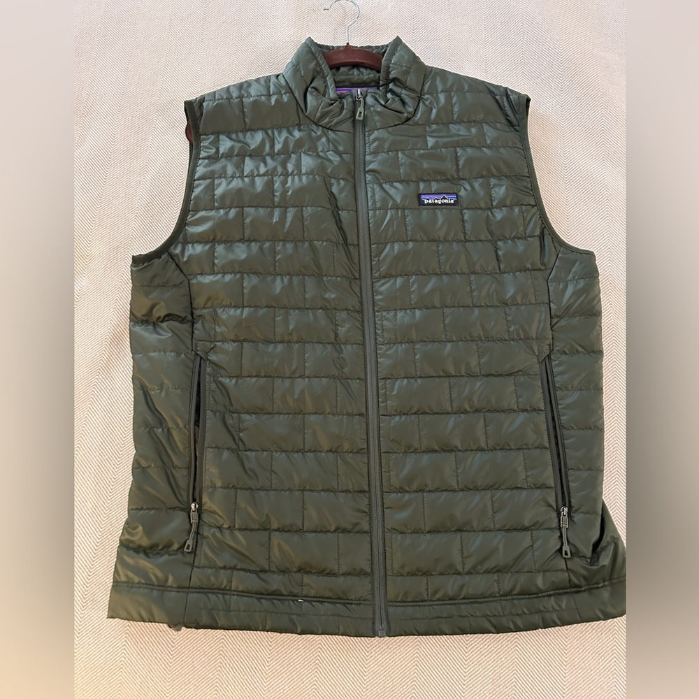 Green Patagonia nano puff vest size L